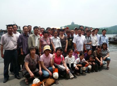 组织员工到杭州西湖旅游